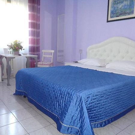 Interno 9 Hotel Rome Bagian luar foto