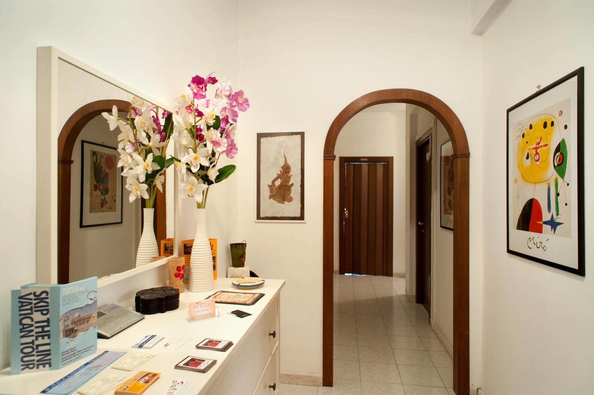 Interno 9 Hotel Rome Bagian luar foto
