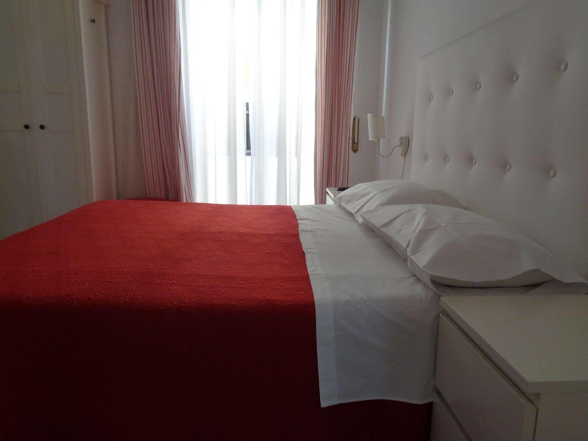 Interno 9 Hotel Rome Bagian luar foto