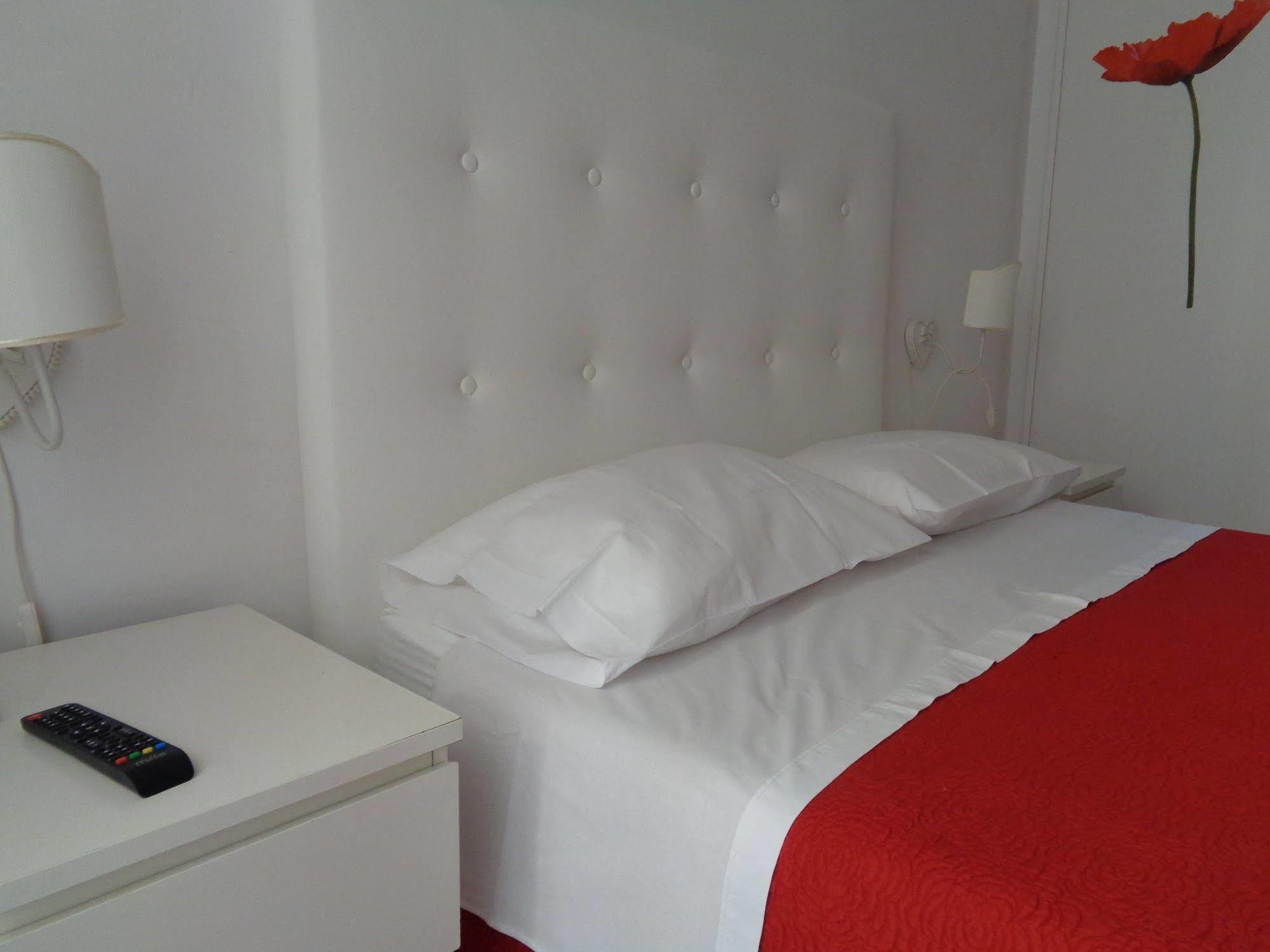 Interno 9 Hotel Rome Bagian luar foto