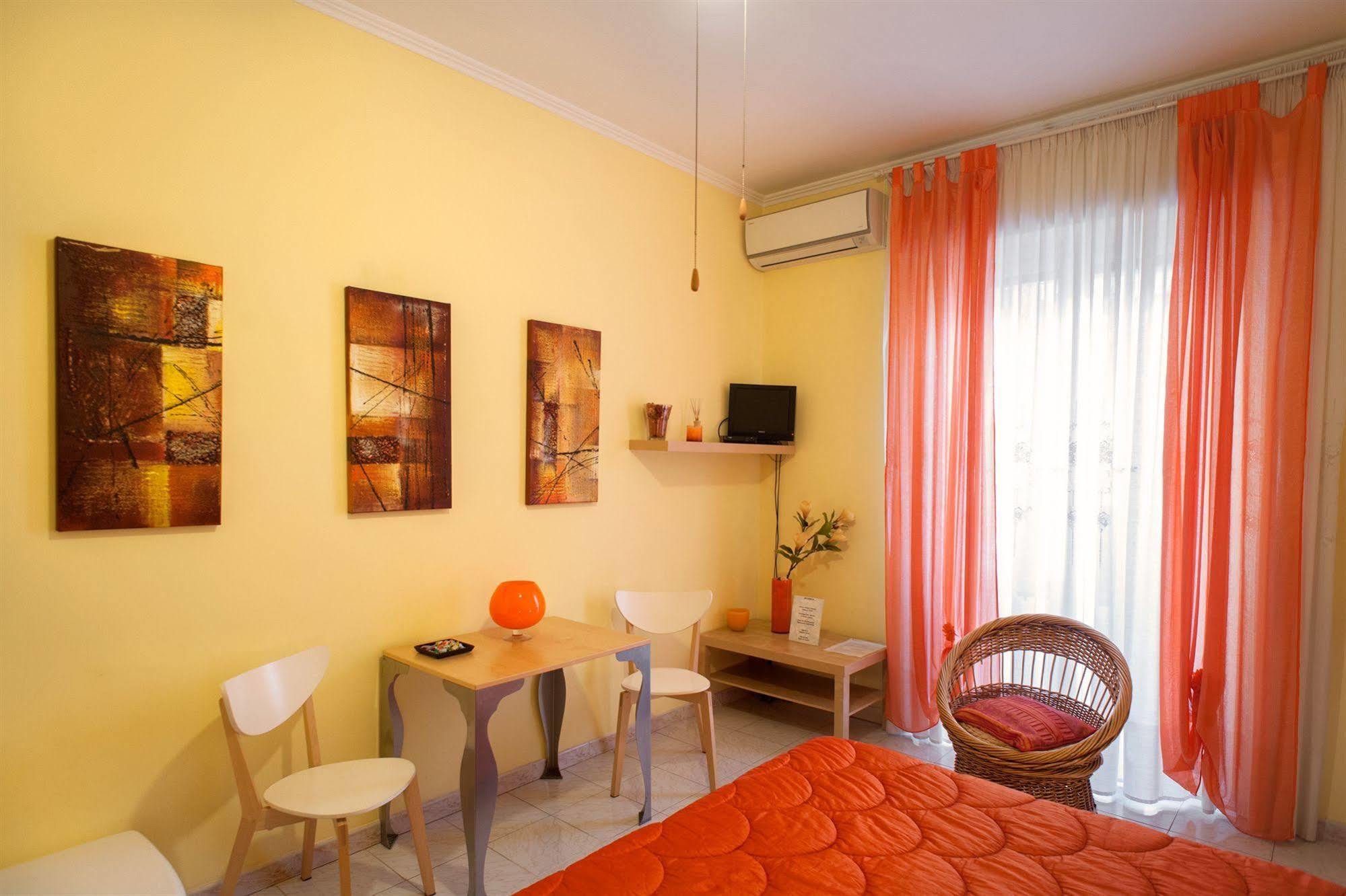 Interno 9 Hotel Rome Bagian luar foto