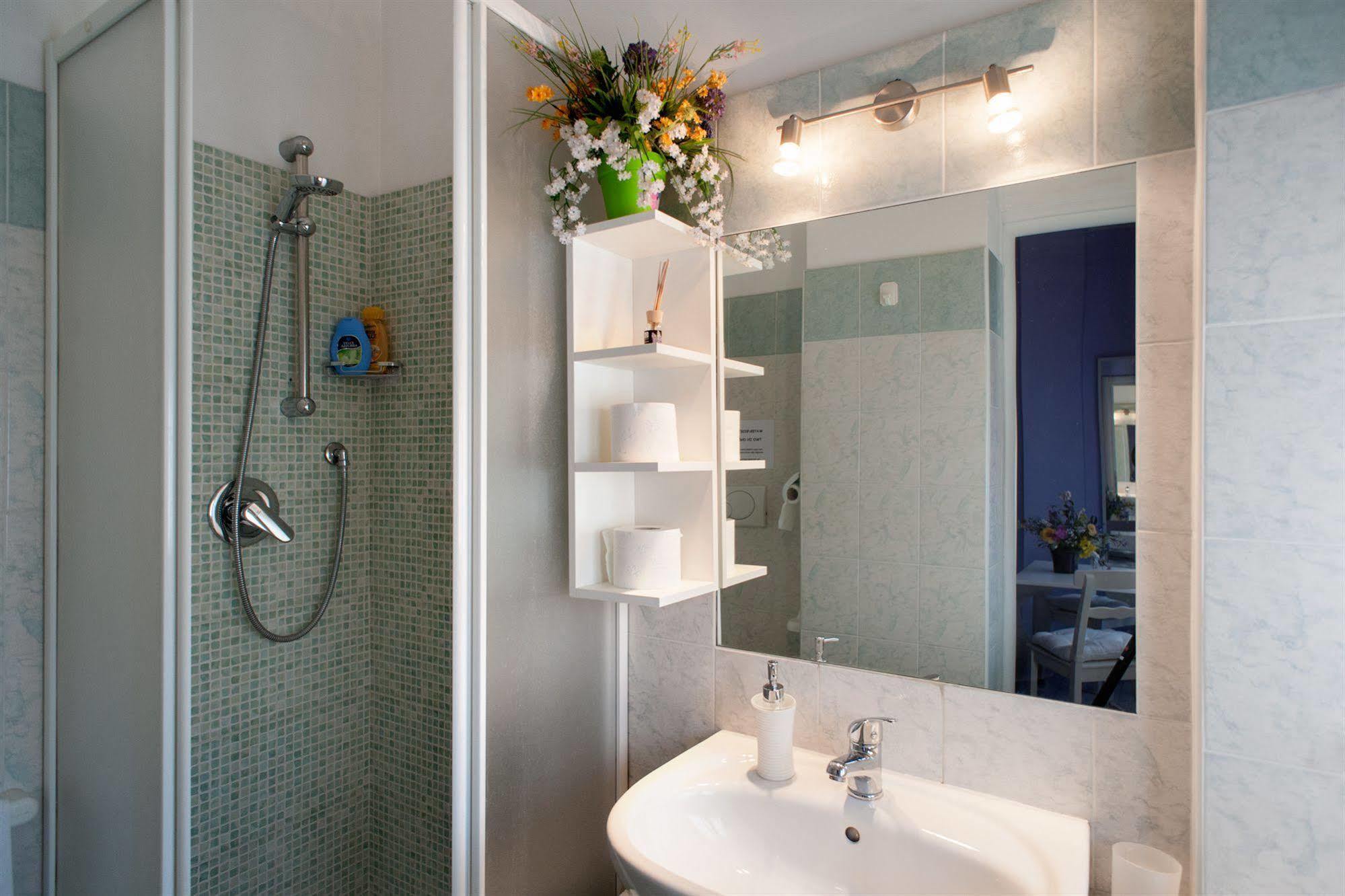 Interno 9 Hotel Rome Bagian luar foto